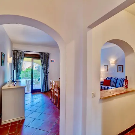 Isa - With Air Conditioning And Private Outdoor Area Just A Few Minutes From La Pelosa 3*