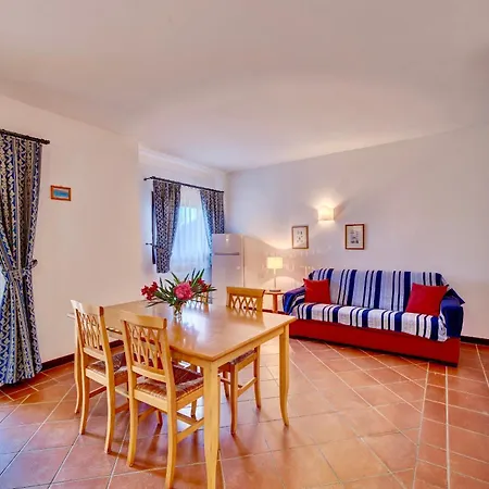Isa - With Air Conditioning And Private Outdoor Area Just A Few Minutes From La Pelosa Stintino