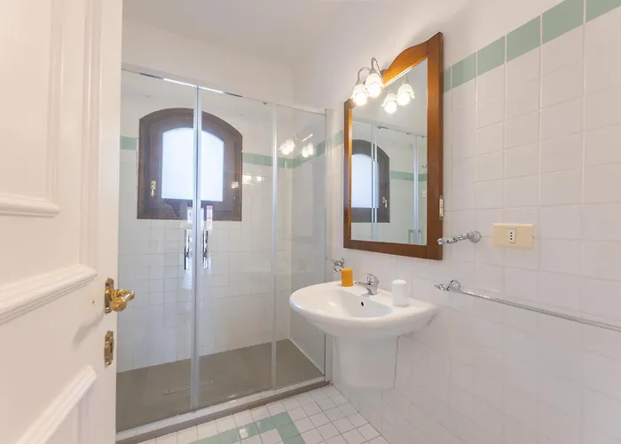 Isa - With Air Conditioning And Private Outdoor Area Just A Few Minutes From La Pelosa Aparthotel