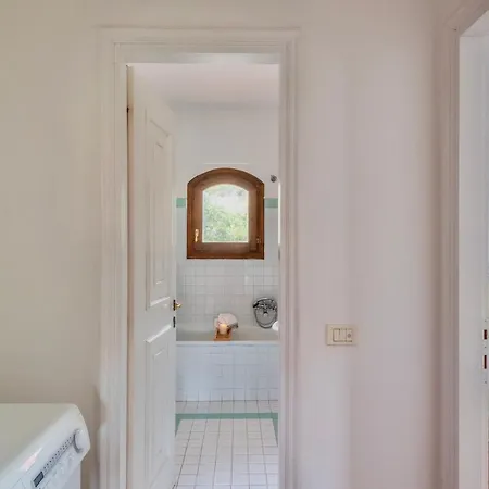 아파트호텔 Isa - With Air Conditioning And Private Outdoor Area Just A Few Minutes From La Pelosa 스틴티노