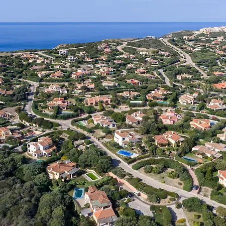 Isa - With Air Conditioning And Private Outdoor Area Just A Few Minutes From La Pelosa Aparthotel Stintino