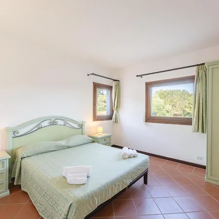 Isa - With Air Conditioning And Private Outdoor Area Just A Few Minutes From La Pelosa 3* Stintino