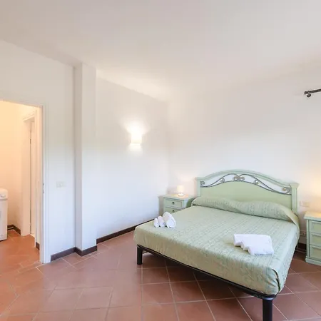 Isa - With Air Conditioning And Private Outdoor Area Just A Few Minutes From La Pelosa 3*