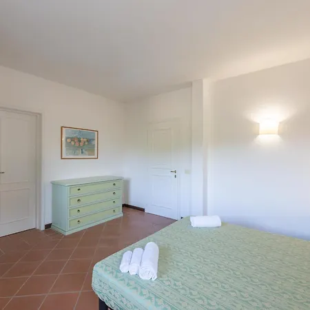 Aparthotel Isa - With Air Conditioning And Private Outdoor Area Just A Few Minutes From La Pelosa 3*