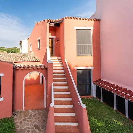 Isa - With Air Conditioning And Private Outdoor Area Just A Few Minutes From La Pelosa