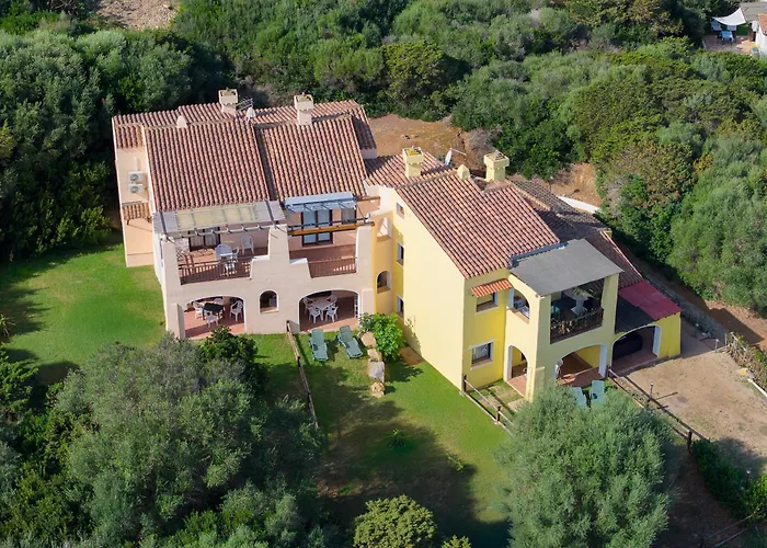 Isa - With Air Conditioning And Private Outdoor Area Just A Few Minutes From La Pelosa
