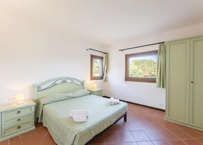 Isa - With Air Conditioning And Private Outdoor Area Just A Few Minutes From La Pelosa 3* Stintino